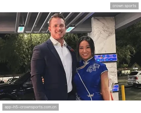 MMA赛后口角引发社媒大战：一场拳台之外的舆论天翻地覆